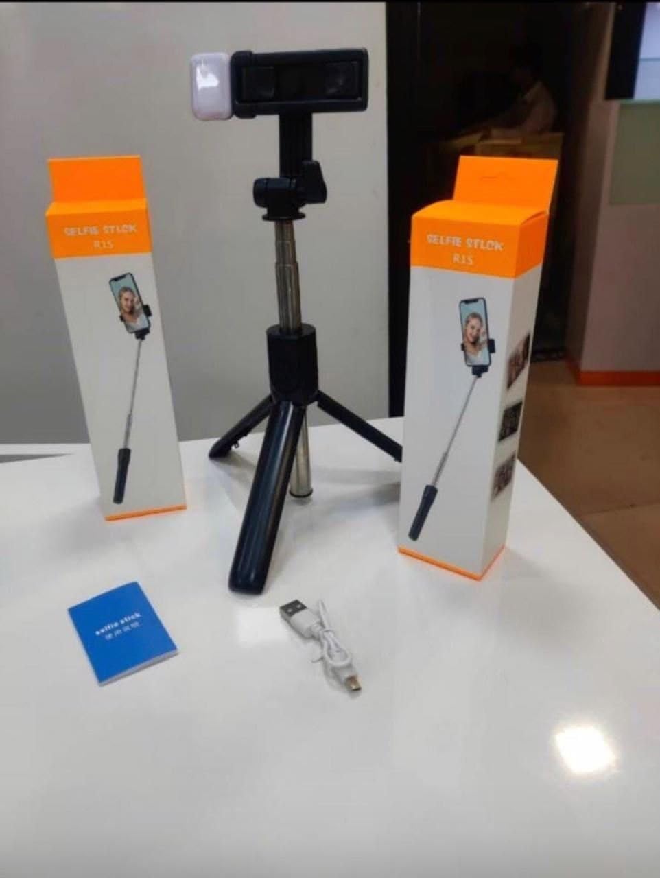 R1s Mini Selfie Stick r1 mini selfie stick 2